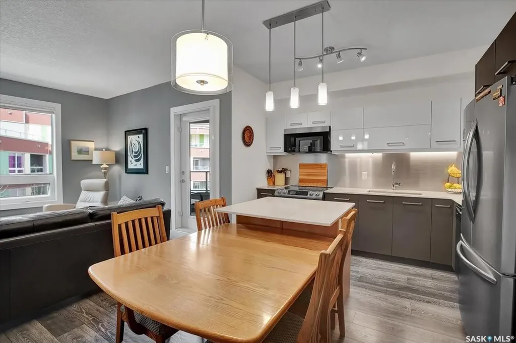404 C Avenue S Saskatoon SK S7M 5M9
