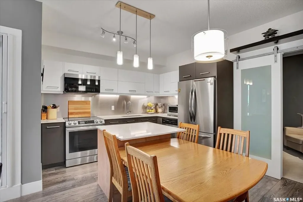 404 C Avenue S Saskatoon SK S7M 5M9