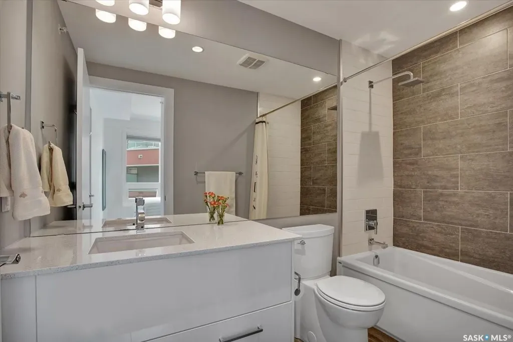 404 C Avenue S Saskatoon SK S7M 5M9