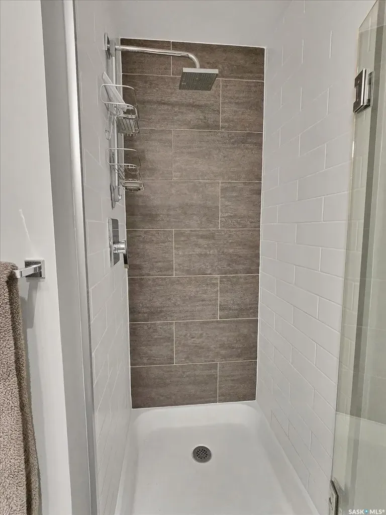 404 C Avenue S Saskatoon SK S7M 5M9