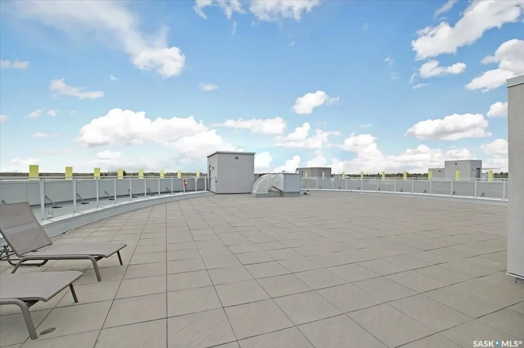 404 C Avenue S Saskatoon SK S7M 5M9
