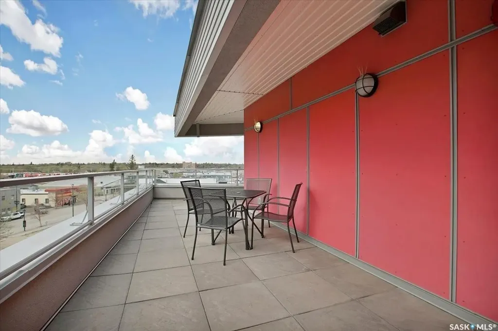 404 C Avenue S Saskatoon SK S7M 5M9