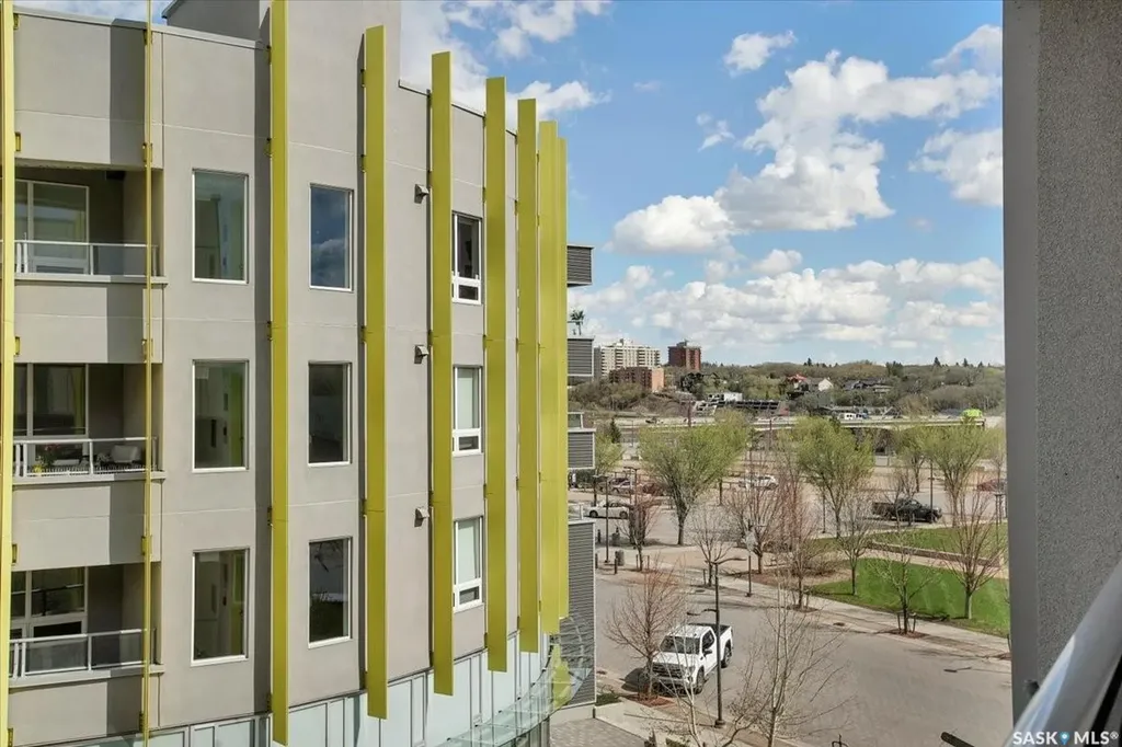 404 C Avenue S Saskatoon SK S7M 5M9