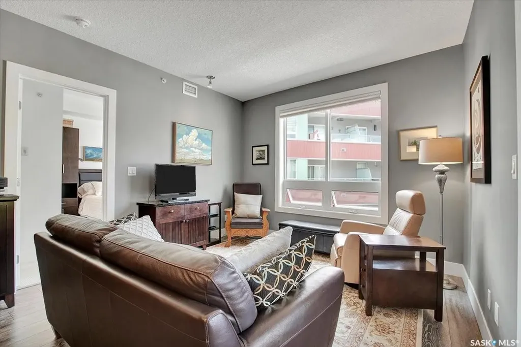 404 C Avenue S Saskatoon SK S7M 5M9