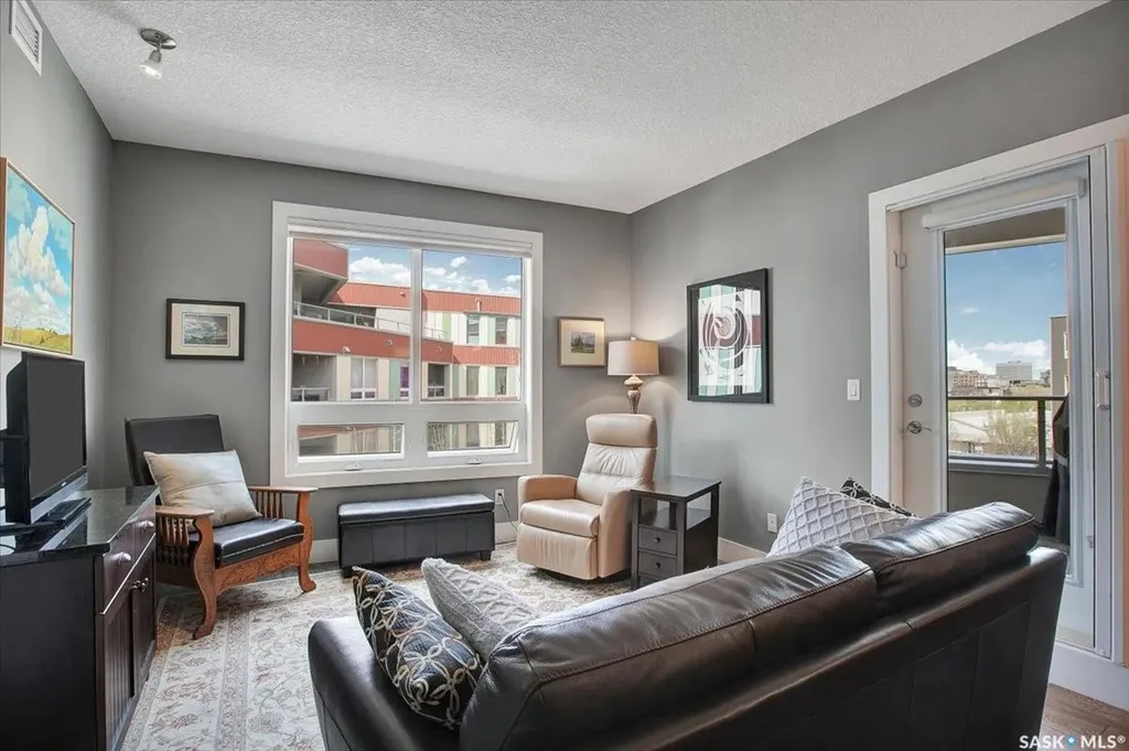 404 C Avenue S Saskatoon SK S7M 5M9