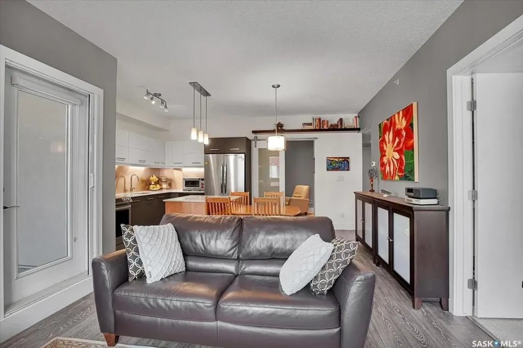 404 C Avenue S Saskatoon SK S7M 5M9