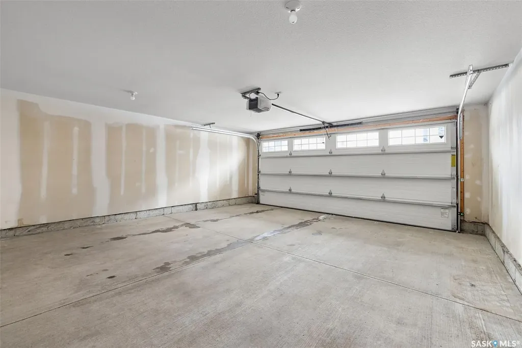 1220 Pringle Way Saskatoon SK S7T 0X5