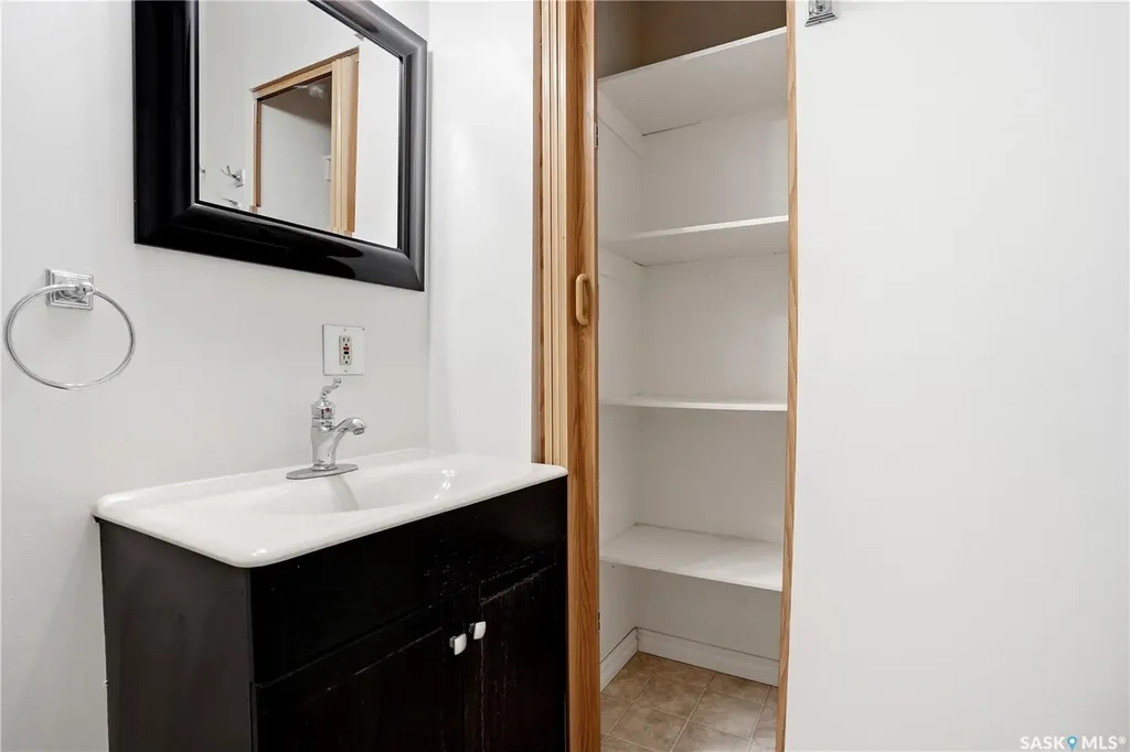 4174 Castle Road Regina SK S4S 6A4