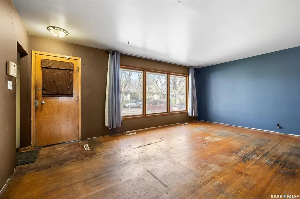 137 Garnet Street Regina SK S4R 3R9