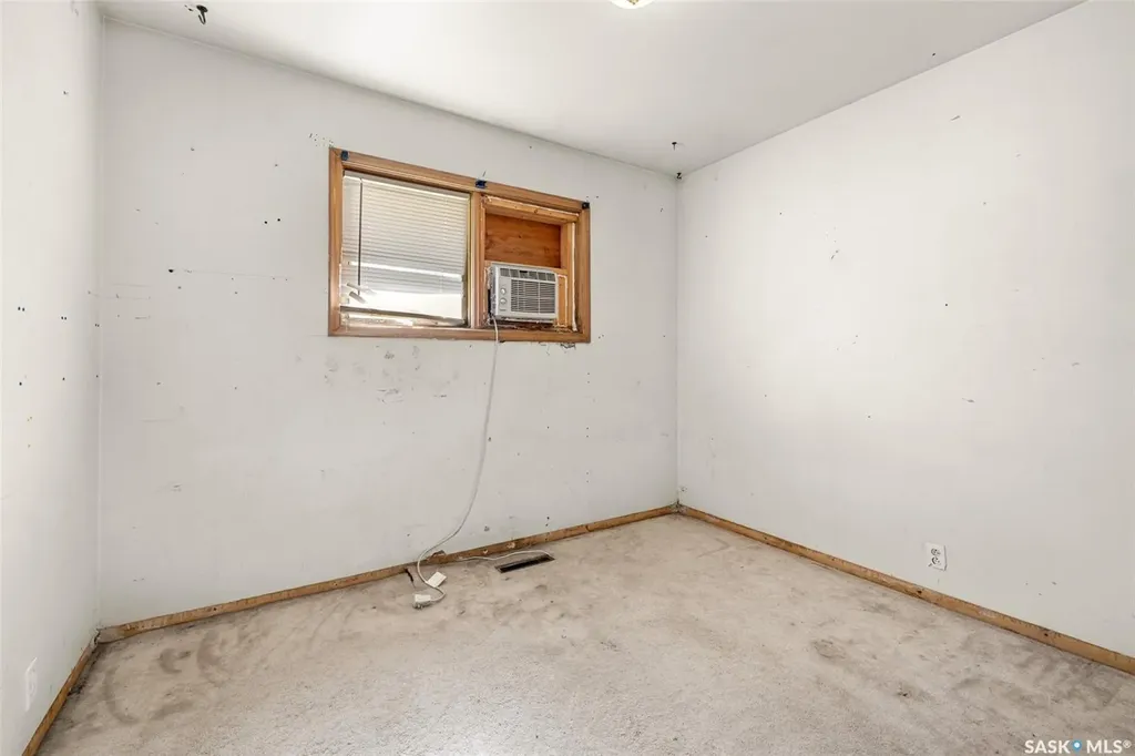 137 Garnet Street Regina SK S4R 3R9