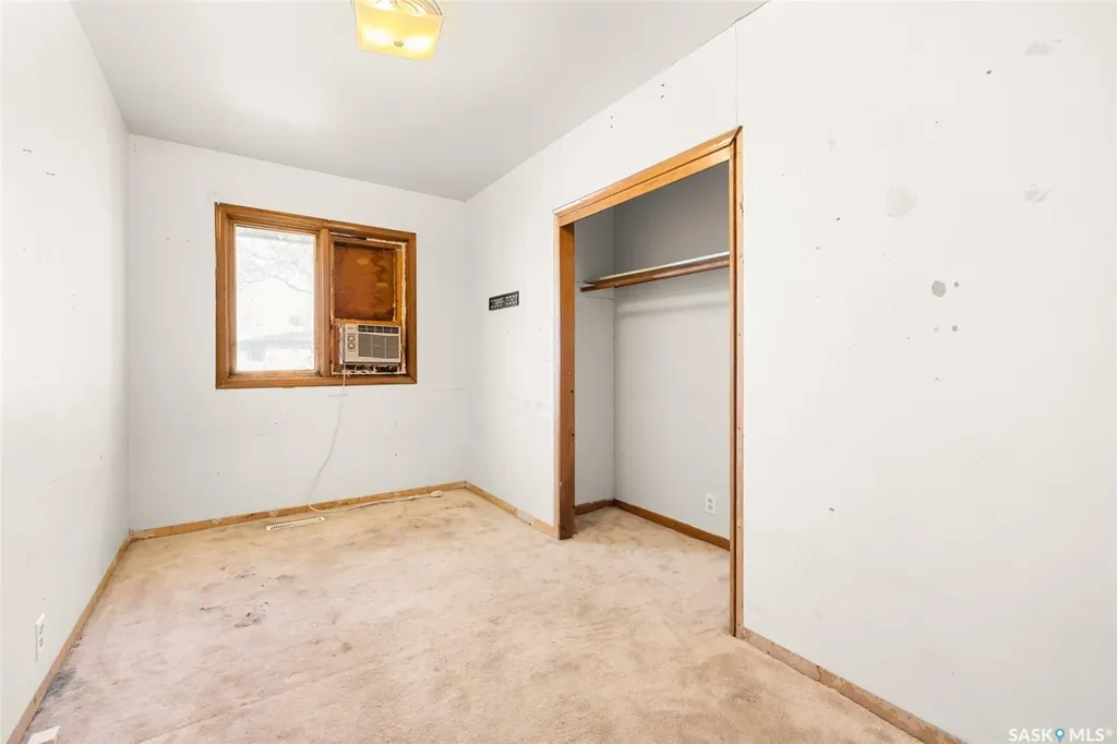 137 Garnet Street Regina SK S4R 3R9
