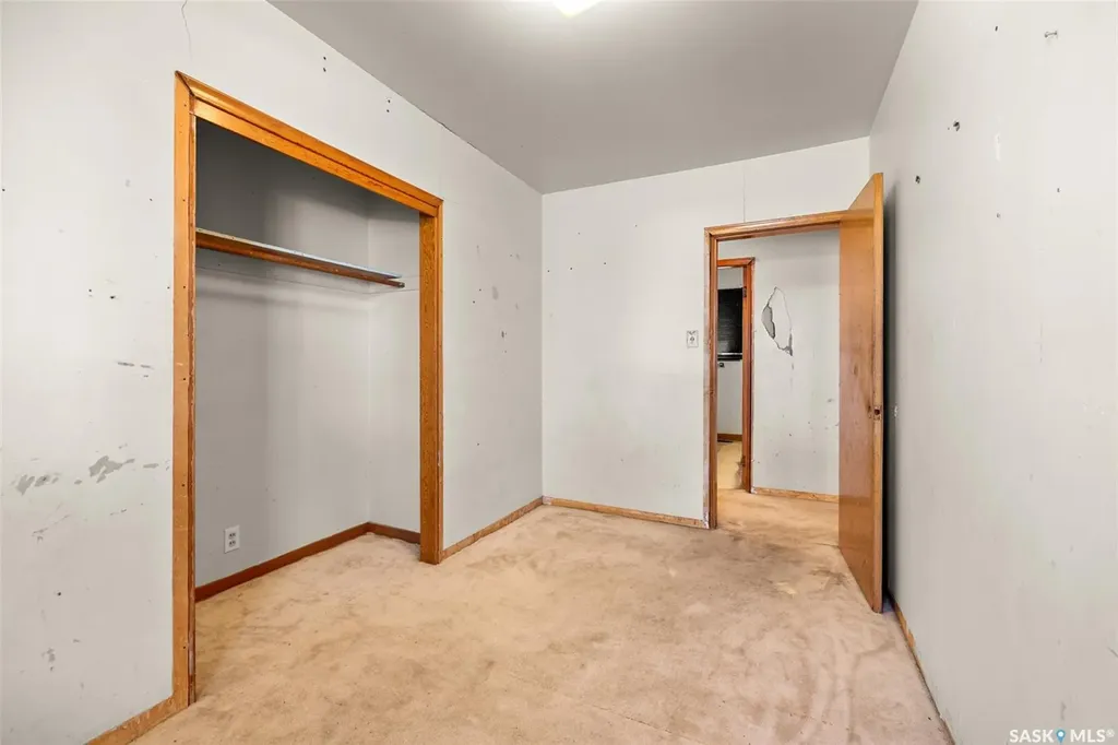137 Garnet Street Regina SK S4R 3R9