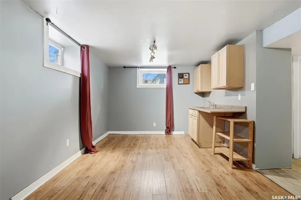 2249 Atkinson Street Regina SK S4N 3X2