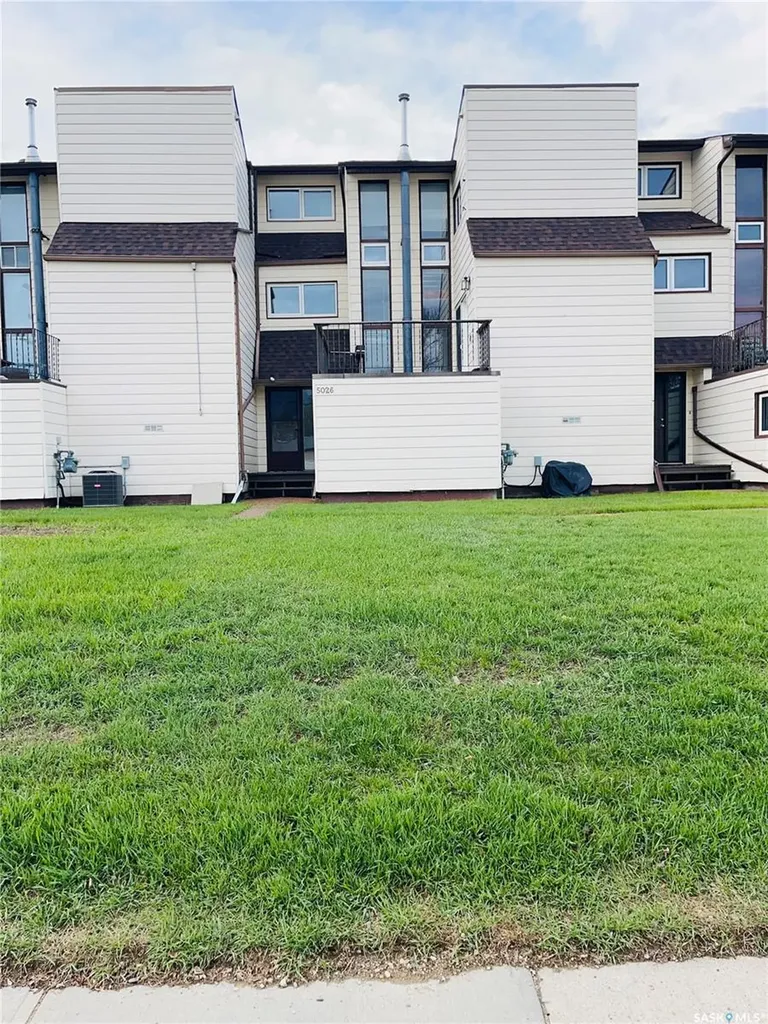 5026 10th Avenue Regina SK S4T 7P4