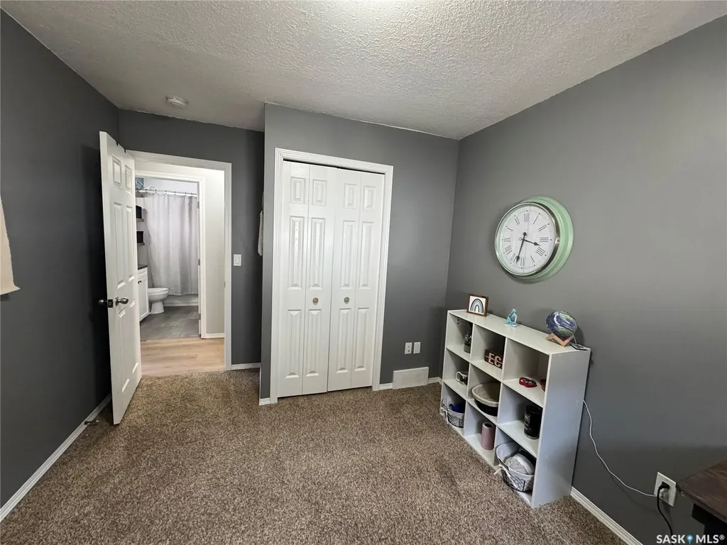 43 Marshall Crescent Regina SK S4R 4Y8