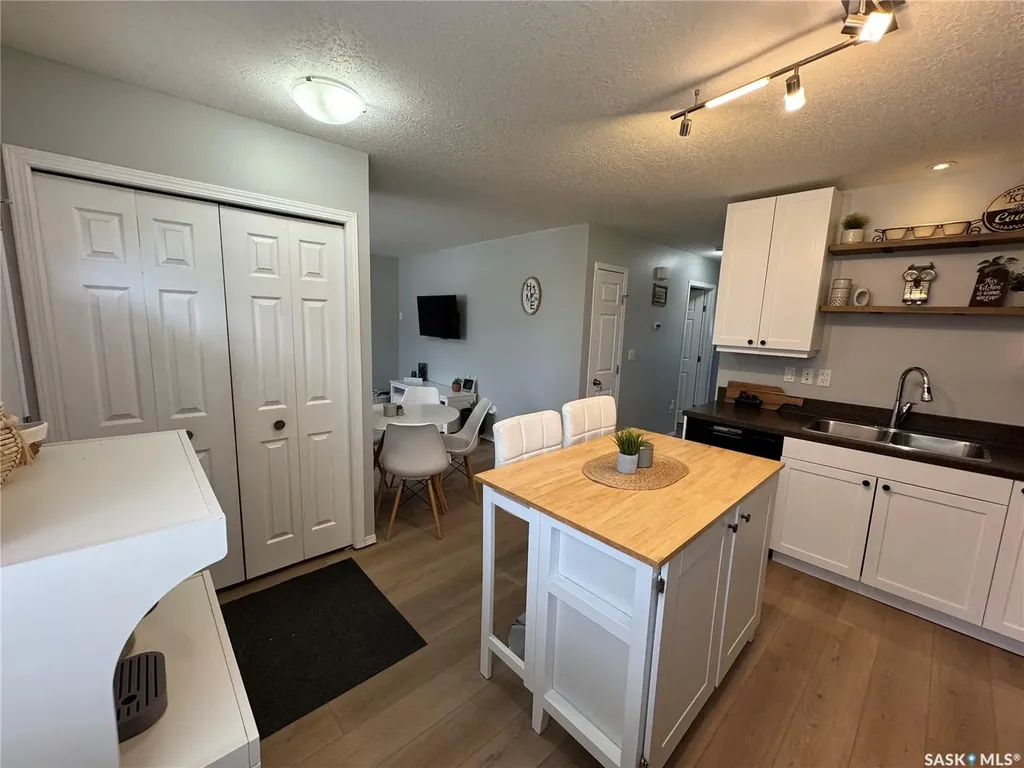 43 Marshall Crescent Regina SK S4R 4Y8