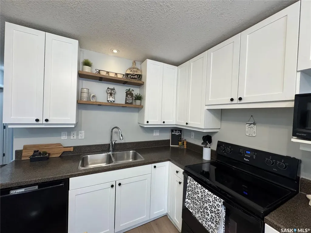 43 Marshall Crescent Regina SK S4R 4Y8