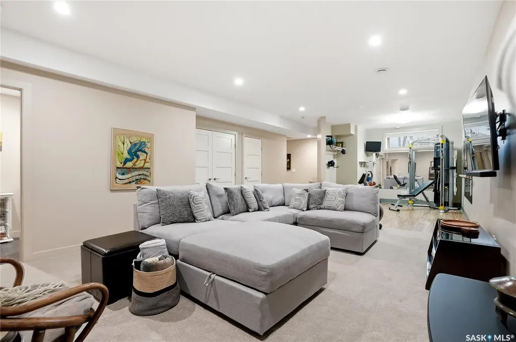 1212 Broadway Avenue E Saskatoon SK S7H 2A3
