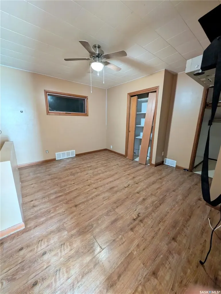 4366 Price Avenue Gull Lake SK S0N 1A0