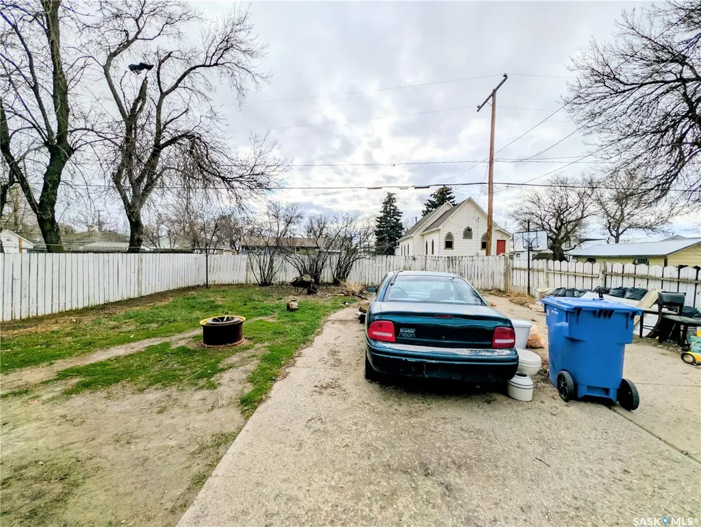 4366 Price Avenue Gull Lake SK S0N 1A0