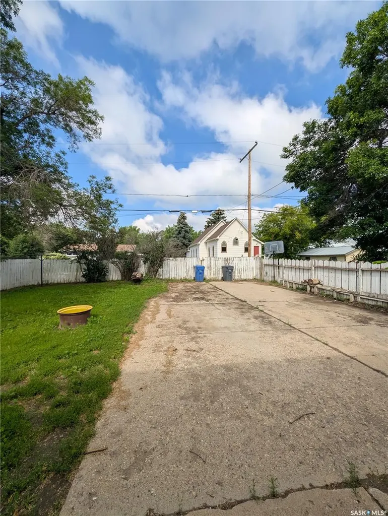 4366 Price Avenue Gull Lake SK S0N 1A0
