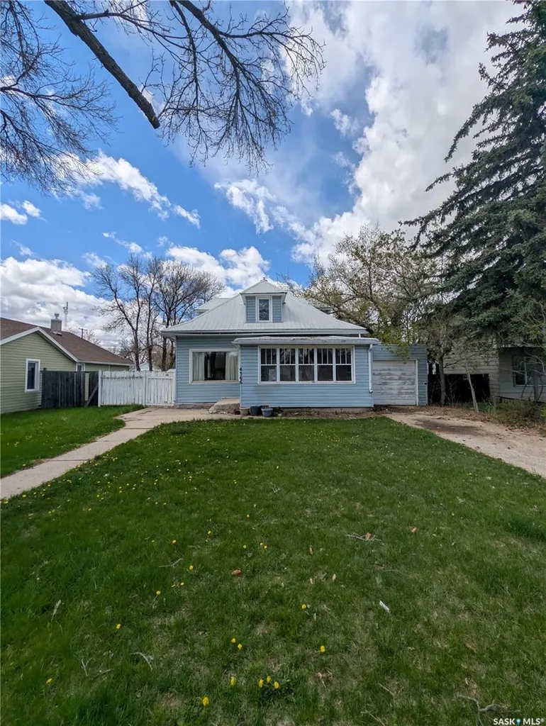 4366 Price Avenue Gull Lake SK S0N 1A0