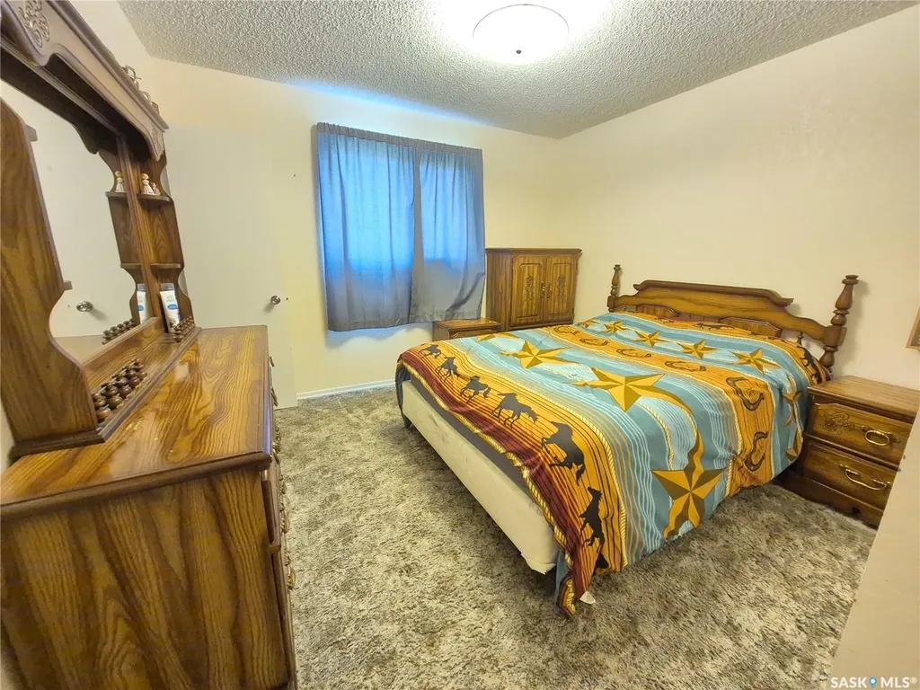 10 Yandeau Crescent Radville SK S0C 2G0