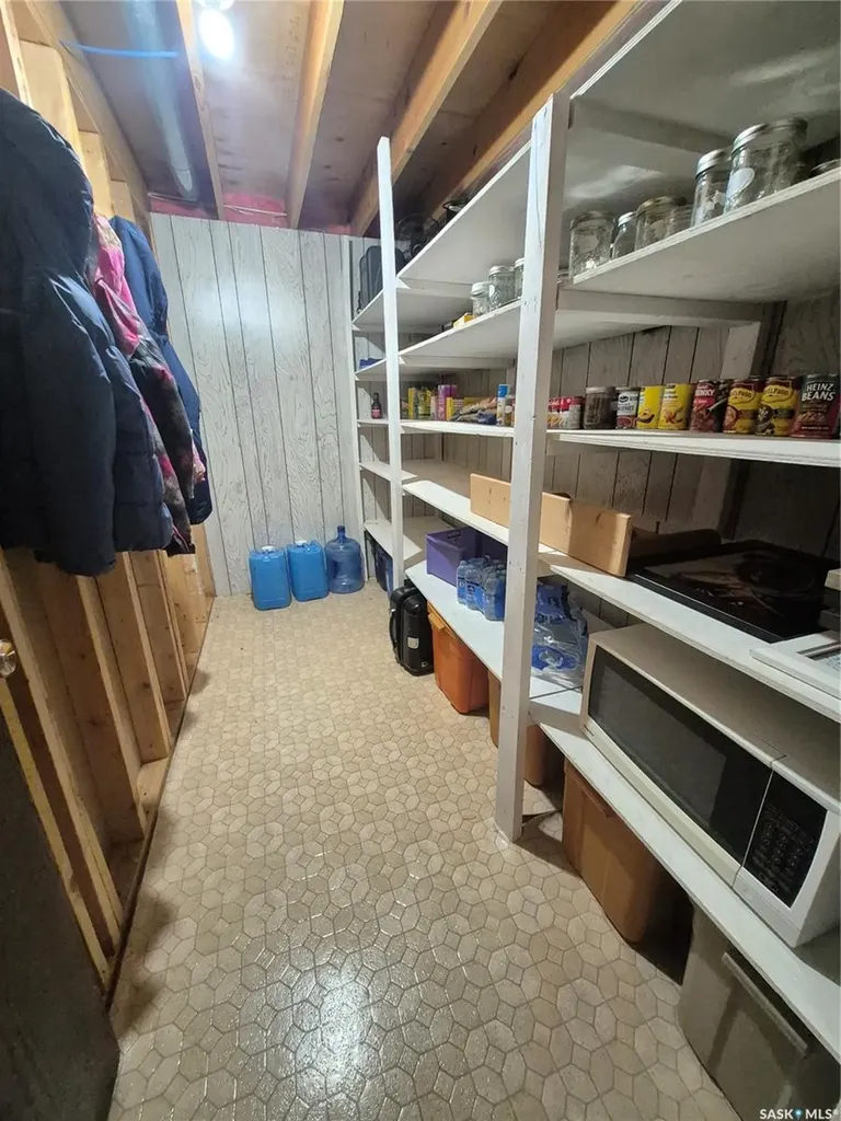 10 Yandeau Crescent Radville SK S0C 2G0