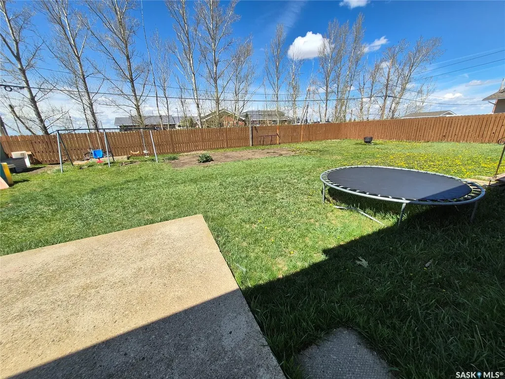 10 Yandeau Crescent Radville SK S0C 2G0