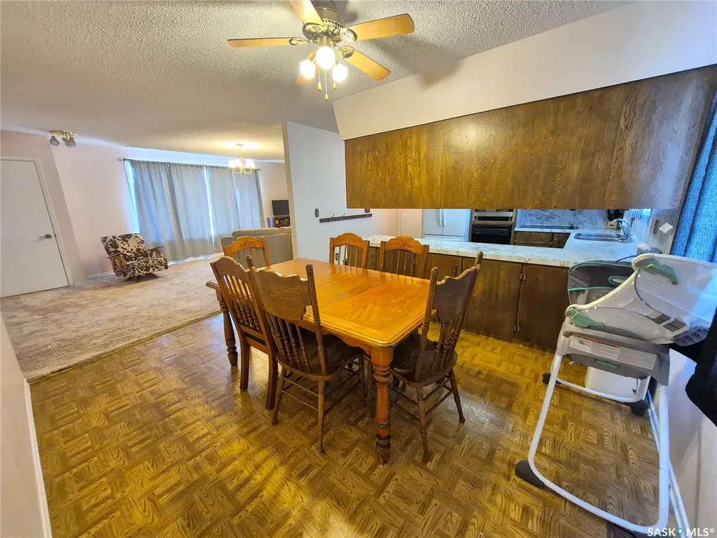 10 Yandeau Crescent Radville SK S0C 2G0