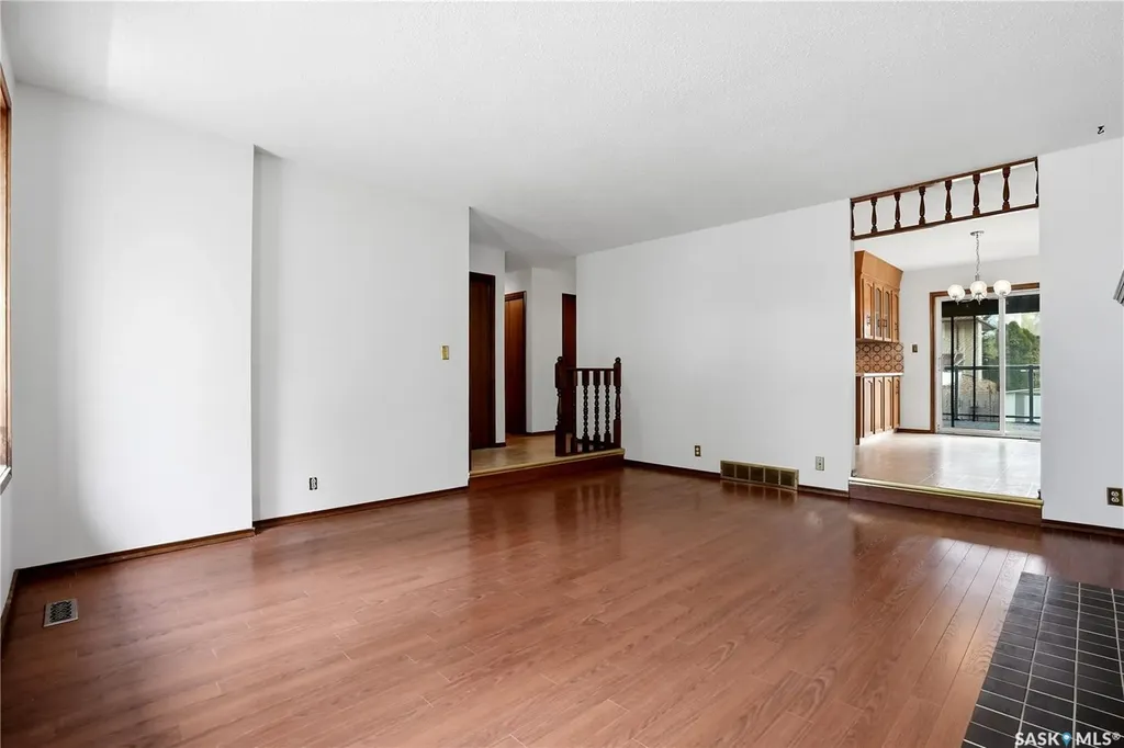 43 Springstein Avenue Regina SK S4R 7J4