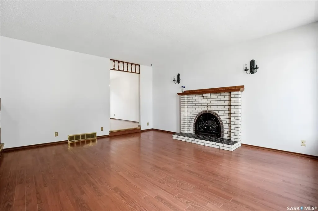 43 Springstein Avenue Regina SK S4R 7J4