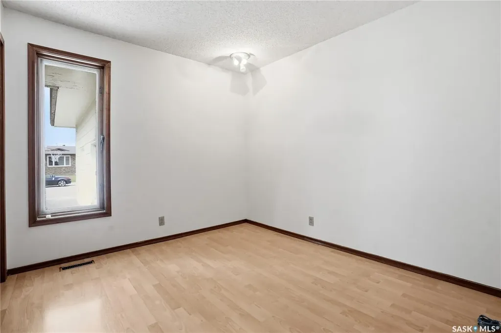 43 Springstein Avenue Regina SK S4R 7J4