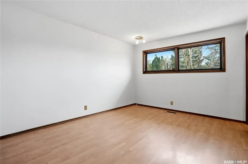 43 Springstein Avenue Regina SK S4R 7J4