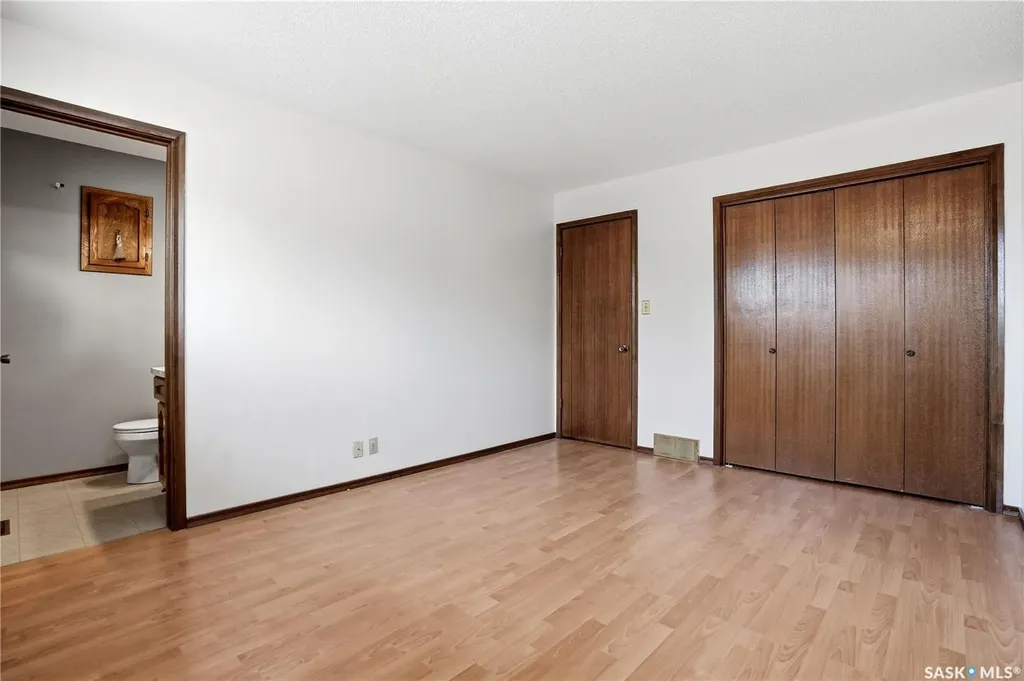 43 Springstein Avenue Regina SK S4R 7J4