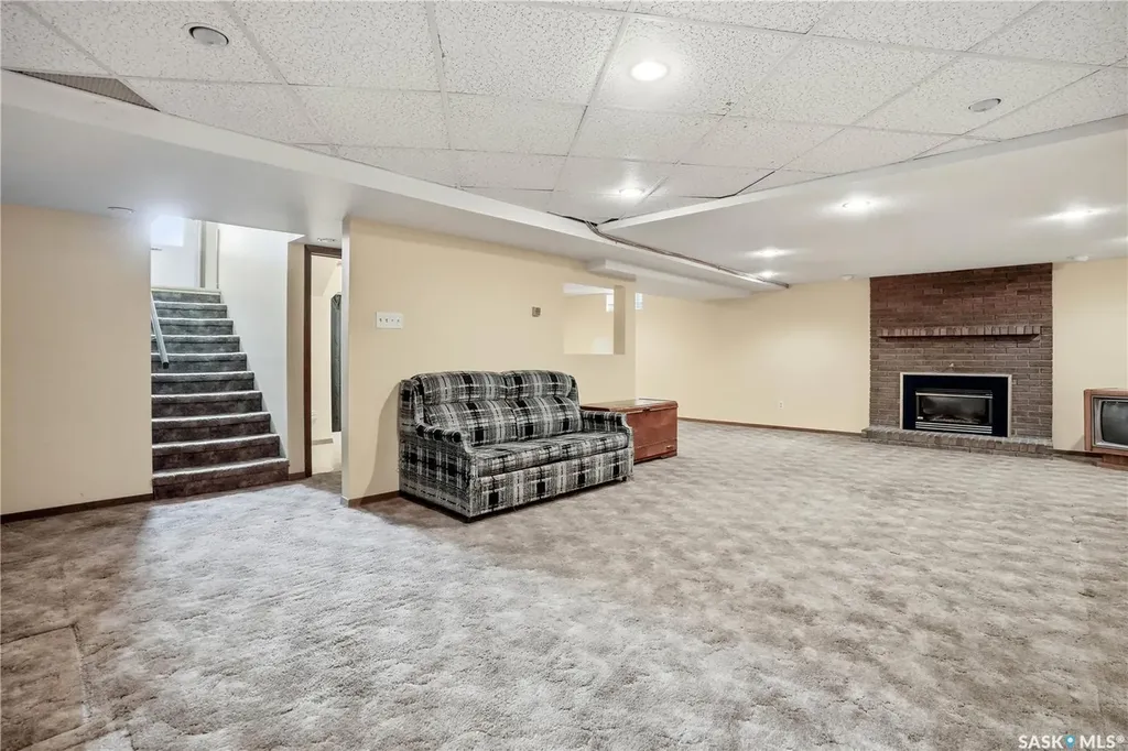 43 Springstein Avenue Regina SK S4R 7J4