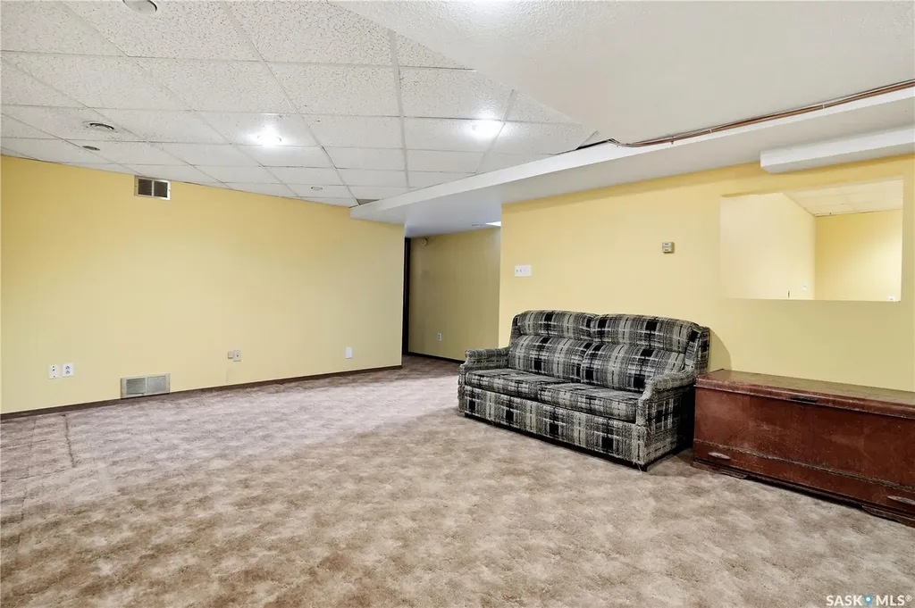 43 Springstein Avenue Regina SK S4R 7J4