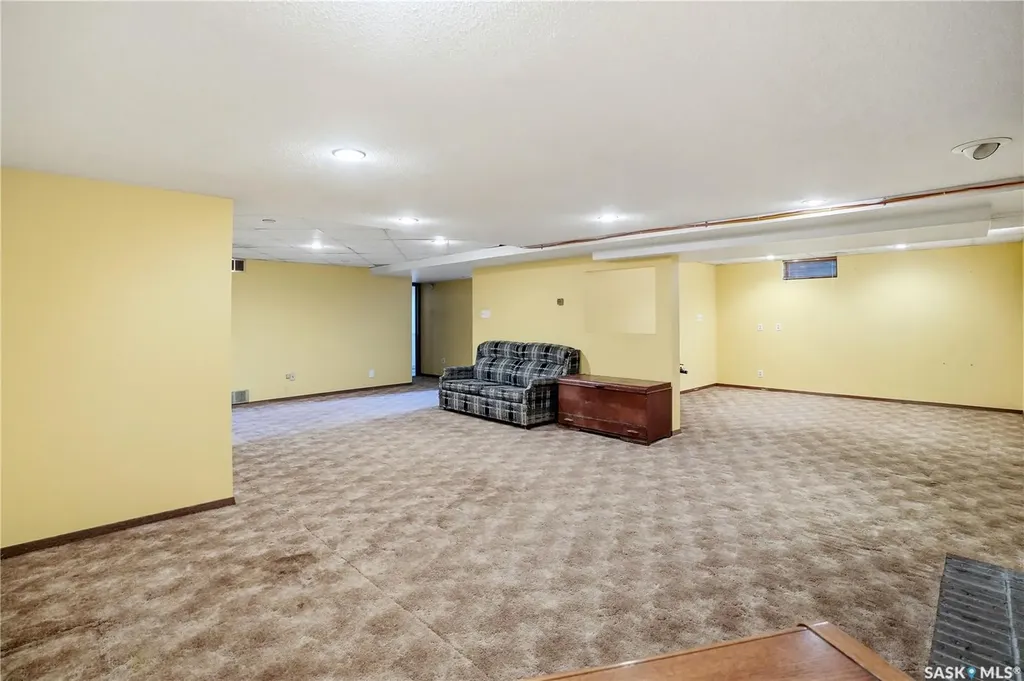 43 Springstein Avenue Regina SK S4R 7J4