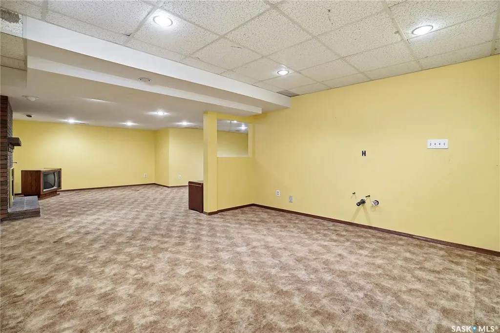 43 Springstein Avenue Regina SK S4R 7J4