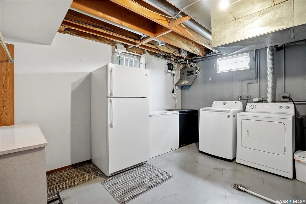 43 Springstein Avenue Regina SK S4R 7J4