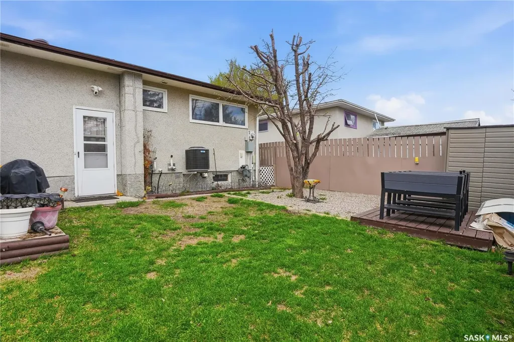 43 Springstein Avenue Regina SK S4R 7J4
