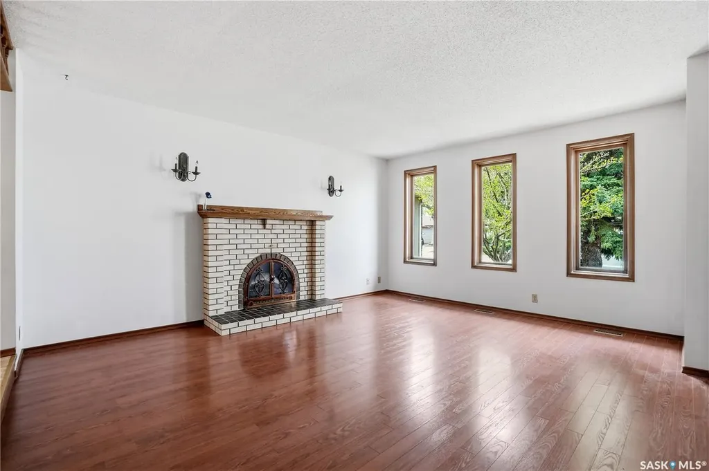 43 Springstein Avenue Regina SK S4R 7J4