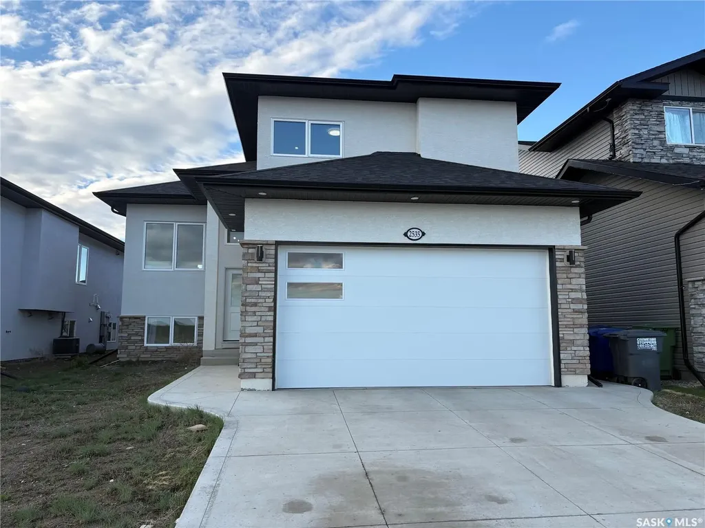 2535 Rosewood Drive Saskatoon SK S7V 0L8