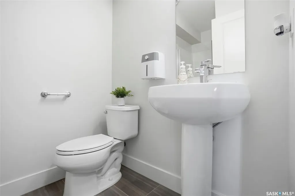 737 Meadows Boulevard Saskatoon SK S7V 0L3