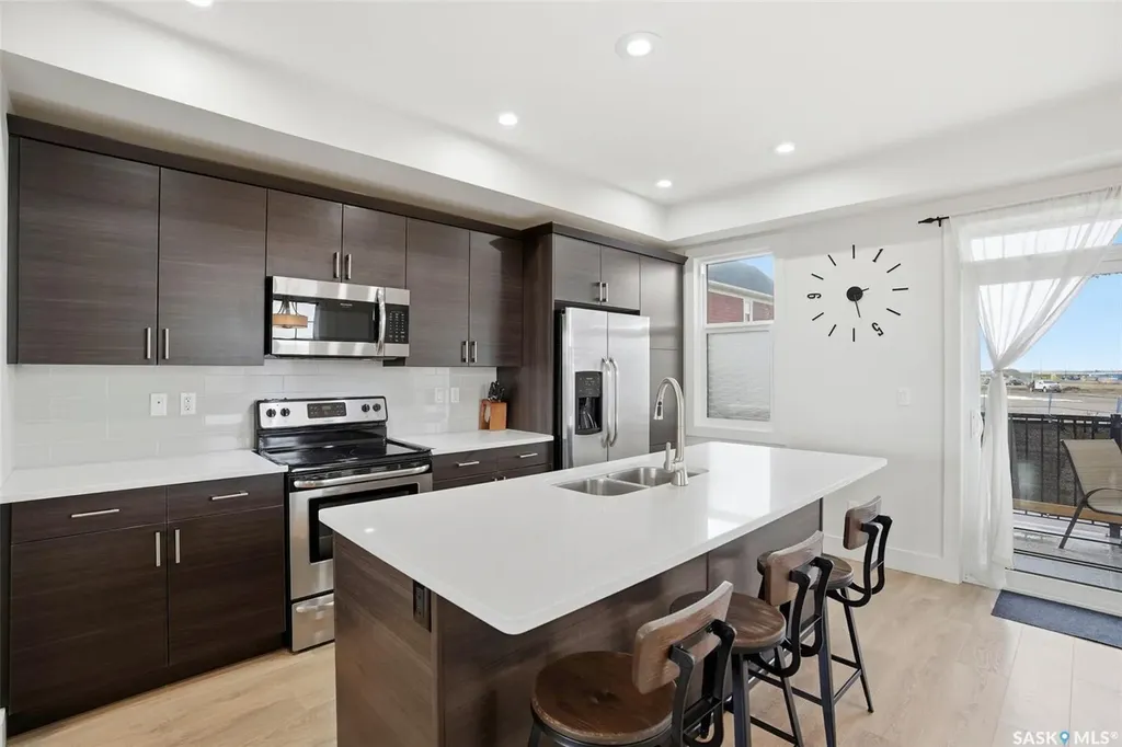 737 Meadows Boulevard Saskatoon SK S7V 0L3