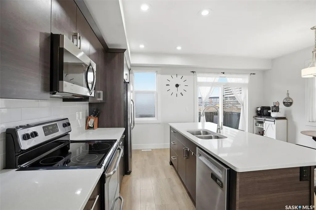 737 Meadows Boulevard Saskatoon SK S7V 0L3