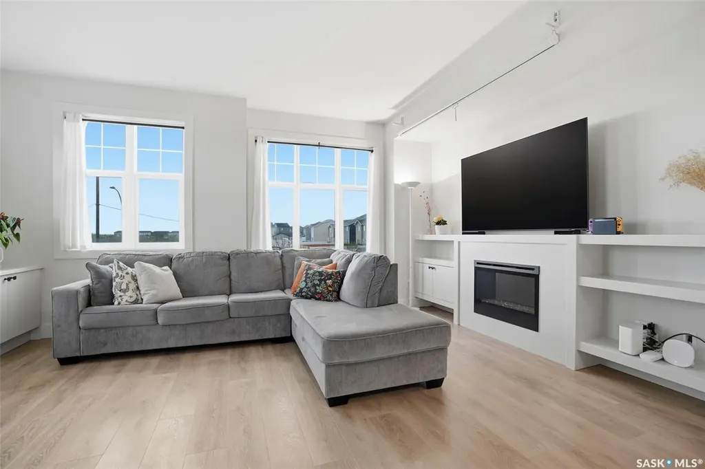 737 Meadows Boulevard Saskatoon SK S7V 0L3