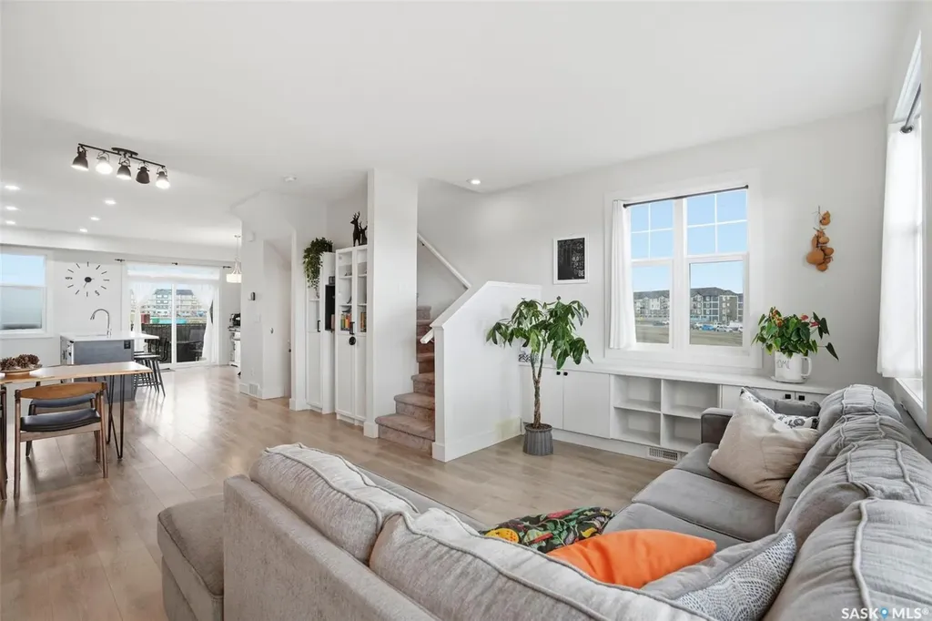 737 Meadows Boulevard Saskatoon SK S7V 0L3