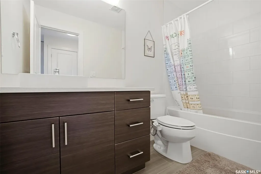 737 Meadows Boulevard Saskatoon SK S7V 0L3