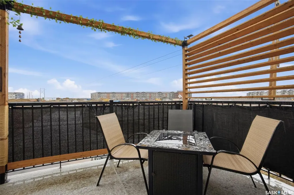 737 Meadows Boulevard Saskatoon SK S7V 0L3